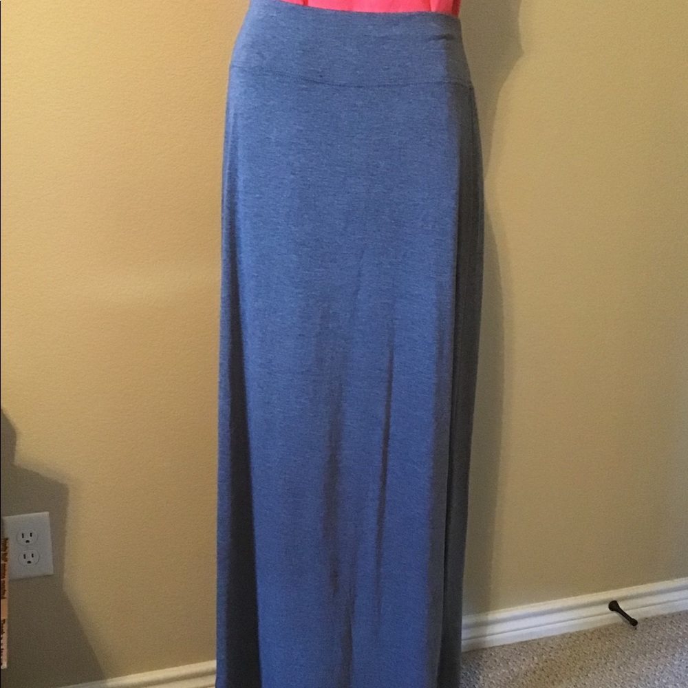 GREY MAXI SKIRT with Elastic waist.